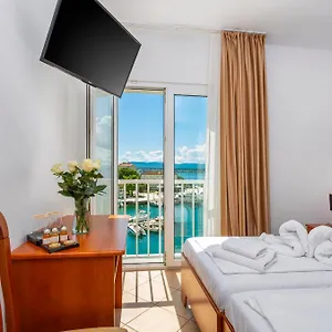 Adria Hotel