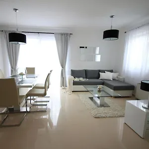 Mantinela Apartament